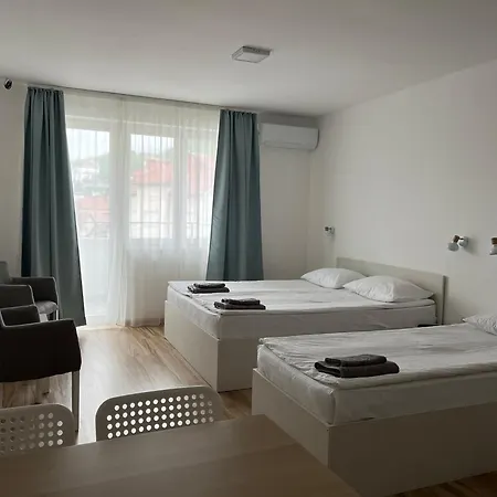 아파트 Milutinn-kruska-magnolija