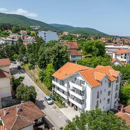 Milutinn-kruska-magnolija * Soko Banja